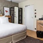 Maison Mere Paris