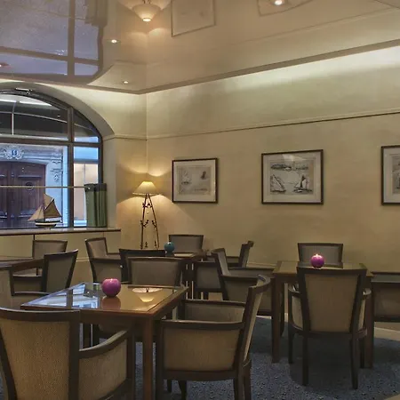 Hotel Maison Mere 4*