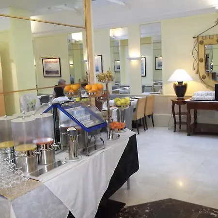 Maison Mere فندق باريس