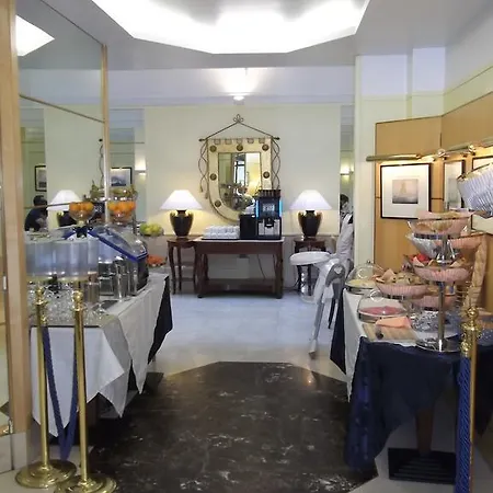 Maison Mere Hotel