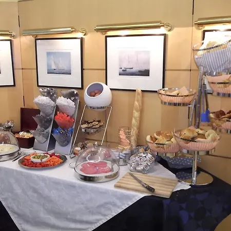 Maison Mere 4* Paris